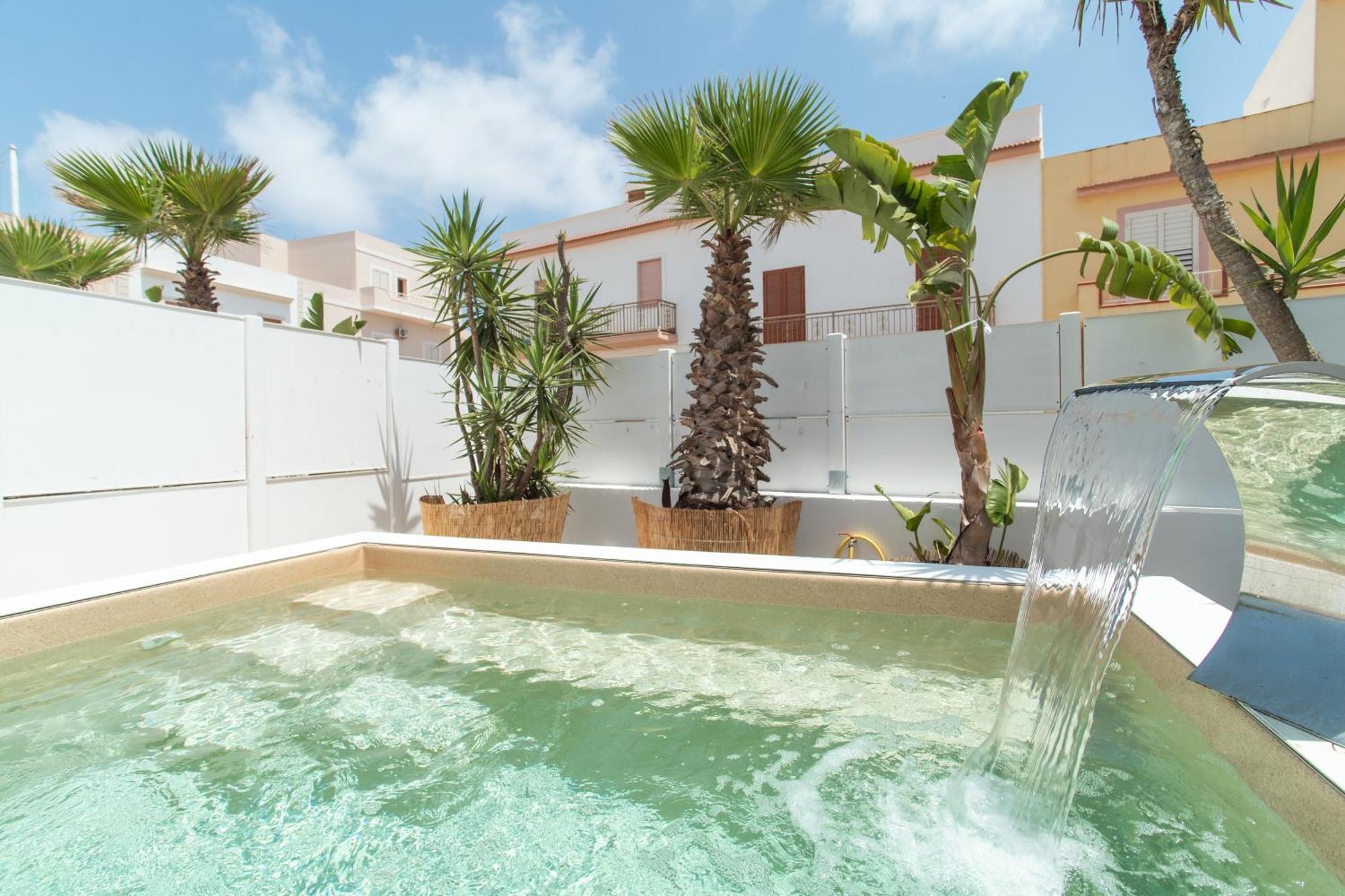 Le Grotte Hotel Lampedusa Exterior photo